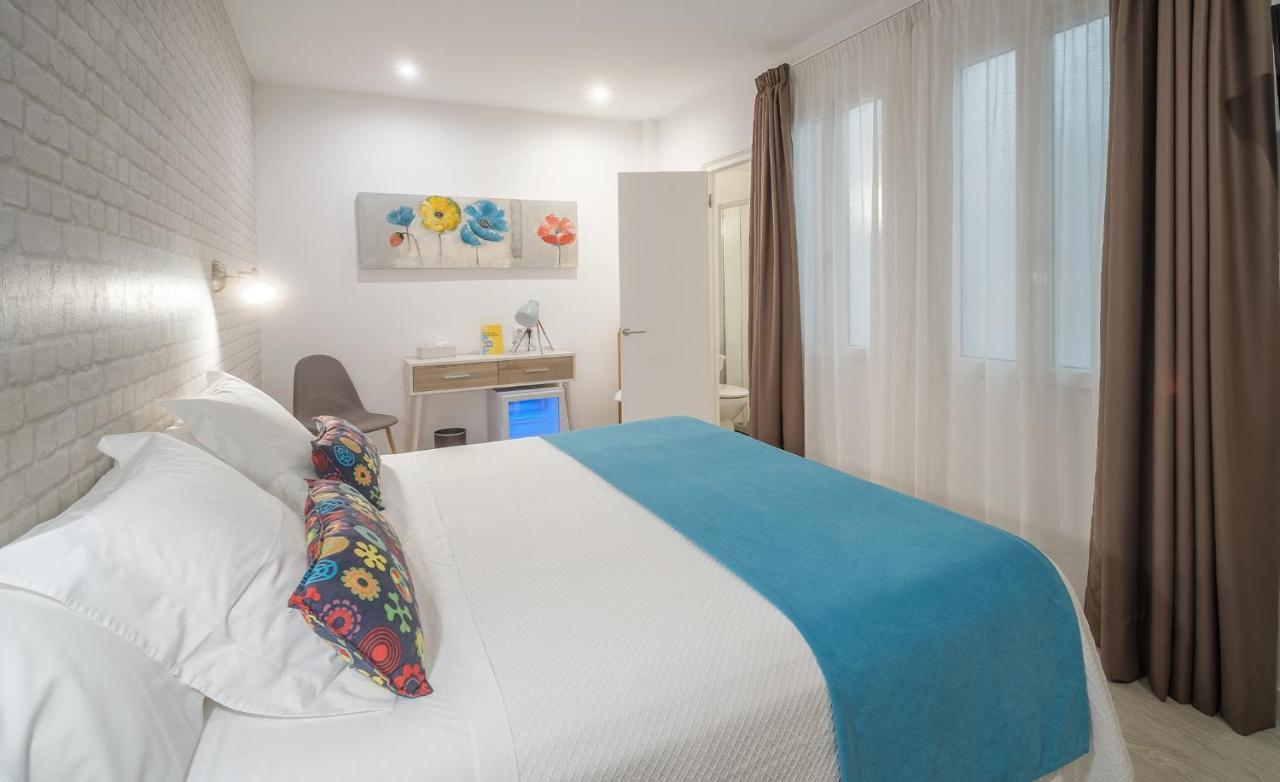 Hostal Menurka Ciutadella  Buitenkant foto