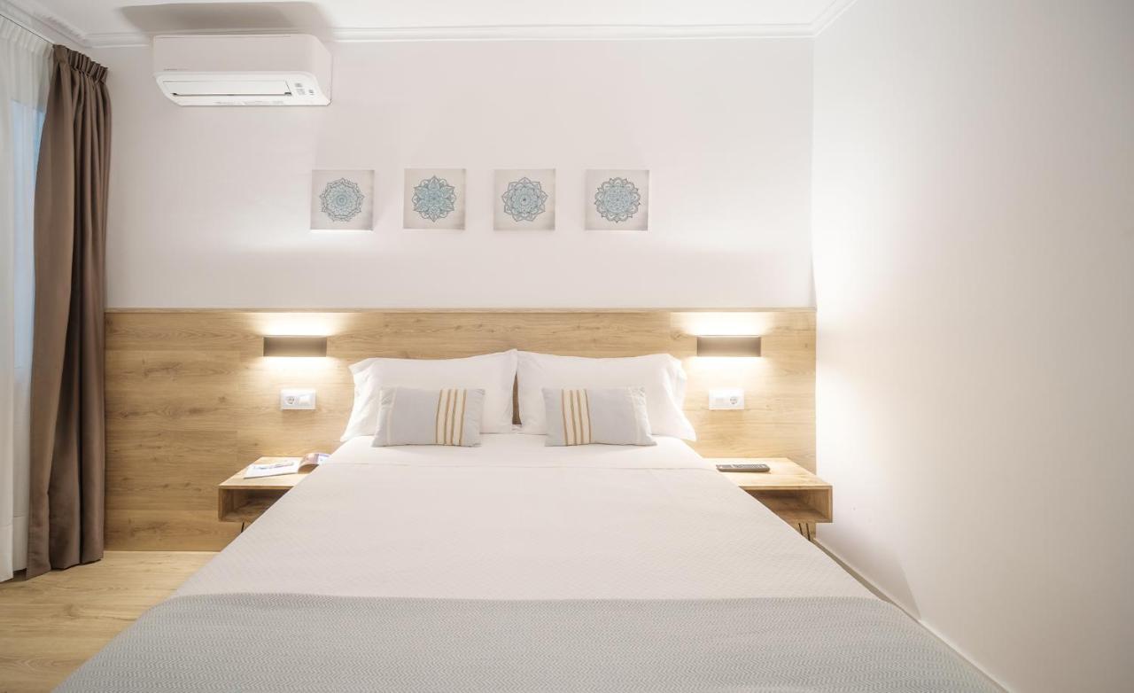 Hostal Menurka Ciutadella  Buitenkant foto