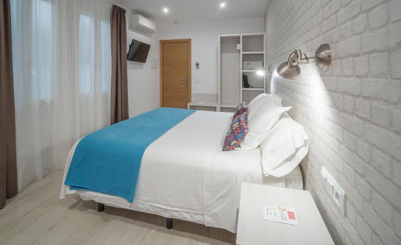 Hostal Menurka Ciutadella  Buitenkant foto