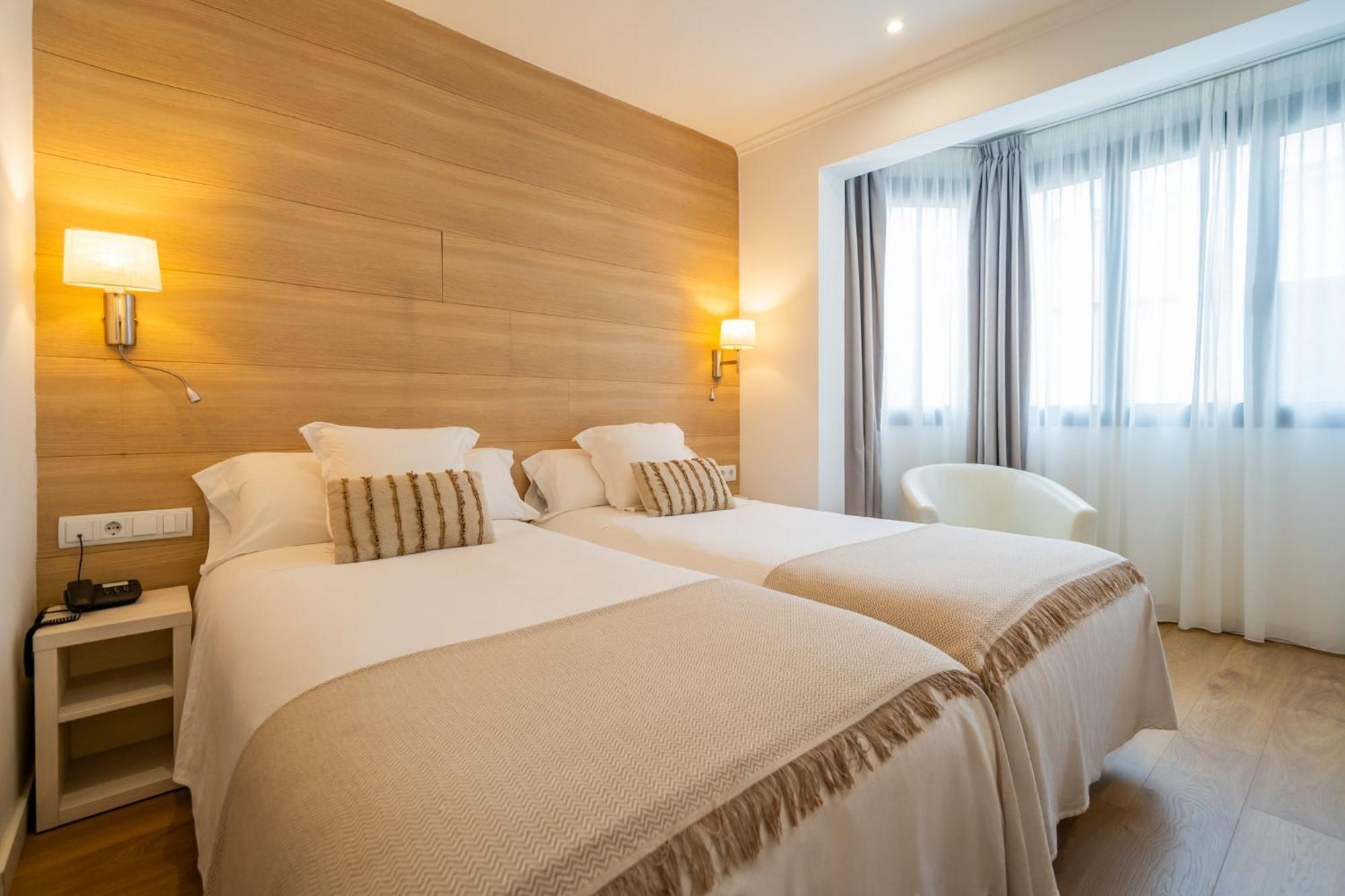 Hostal Menurka Ciutadella  Buitenkant foto