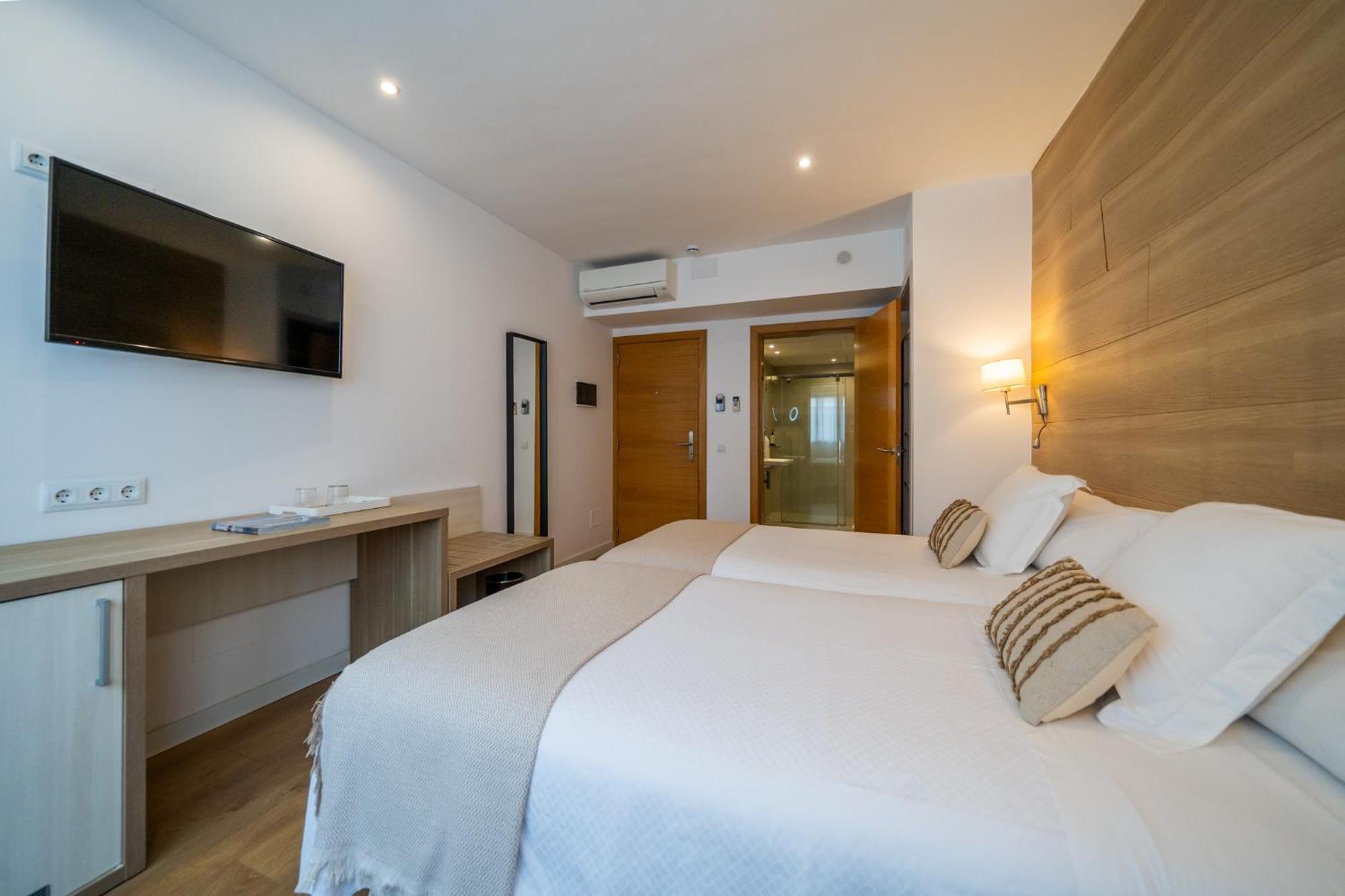 Hostal Menurka Ciutadella  Buitenkant foto