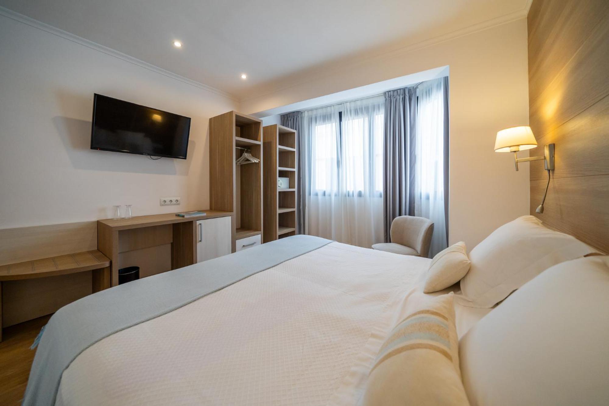 Hostal Menurka Ciutadella  Buitenkant foto
