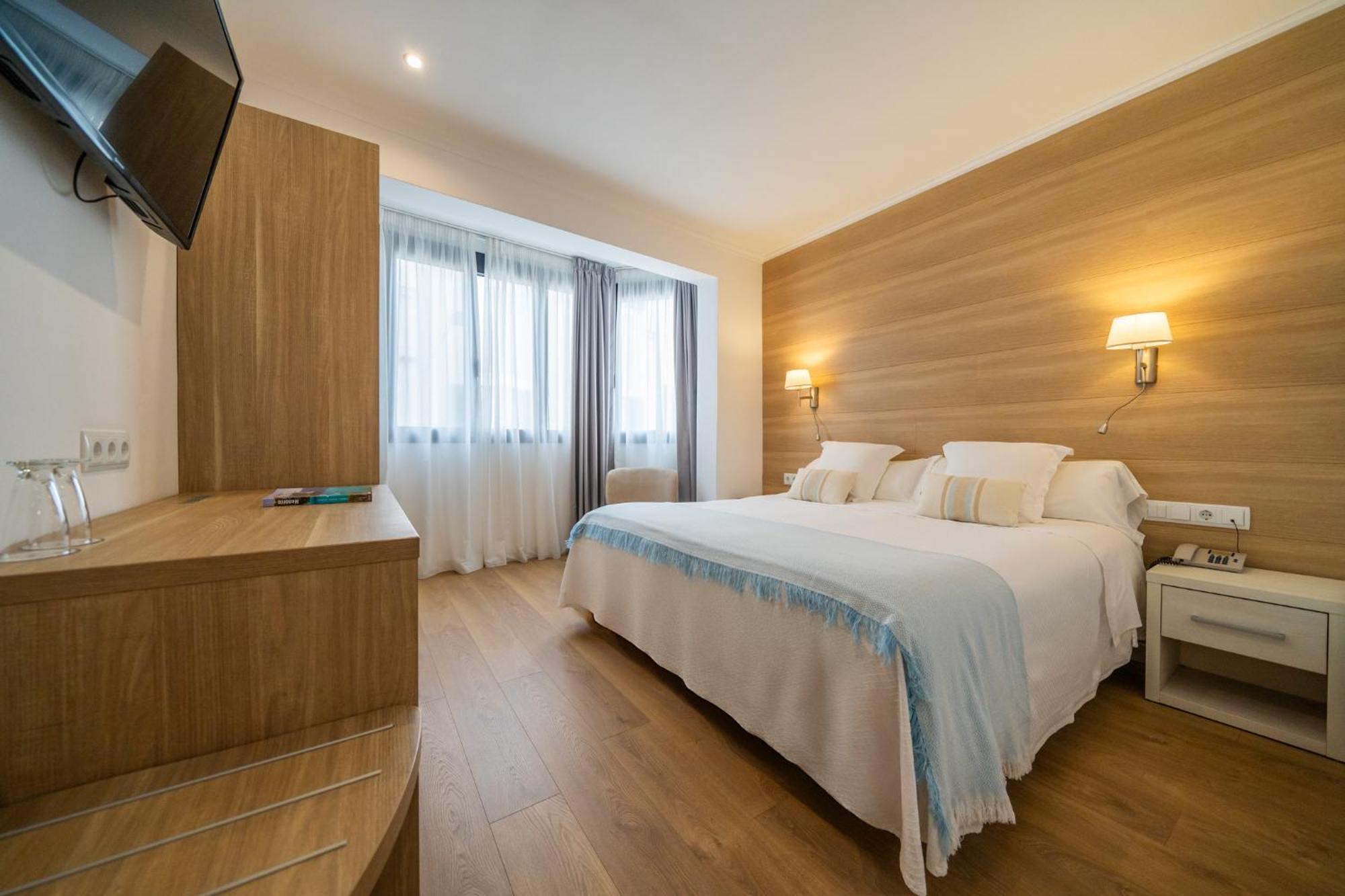Hostal Menurka Ciutadella  Buitenkant foto
