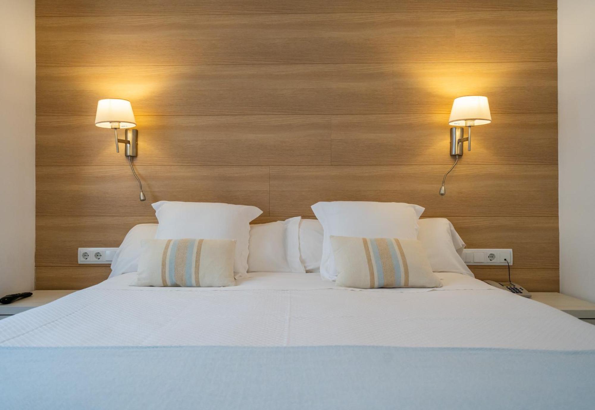 Hostal Menurka Ciutadella  Buitenkant foto
