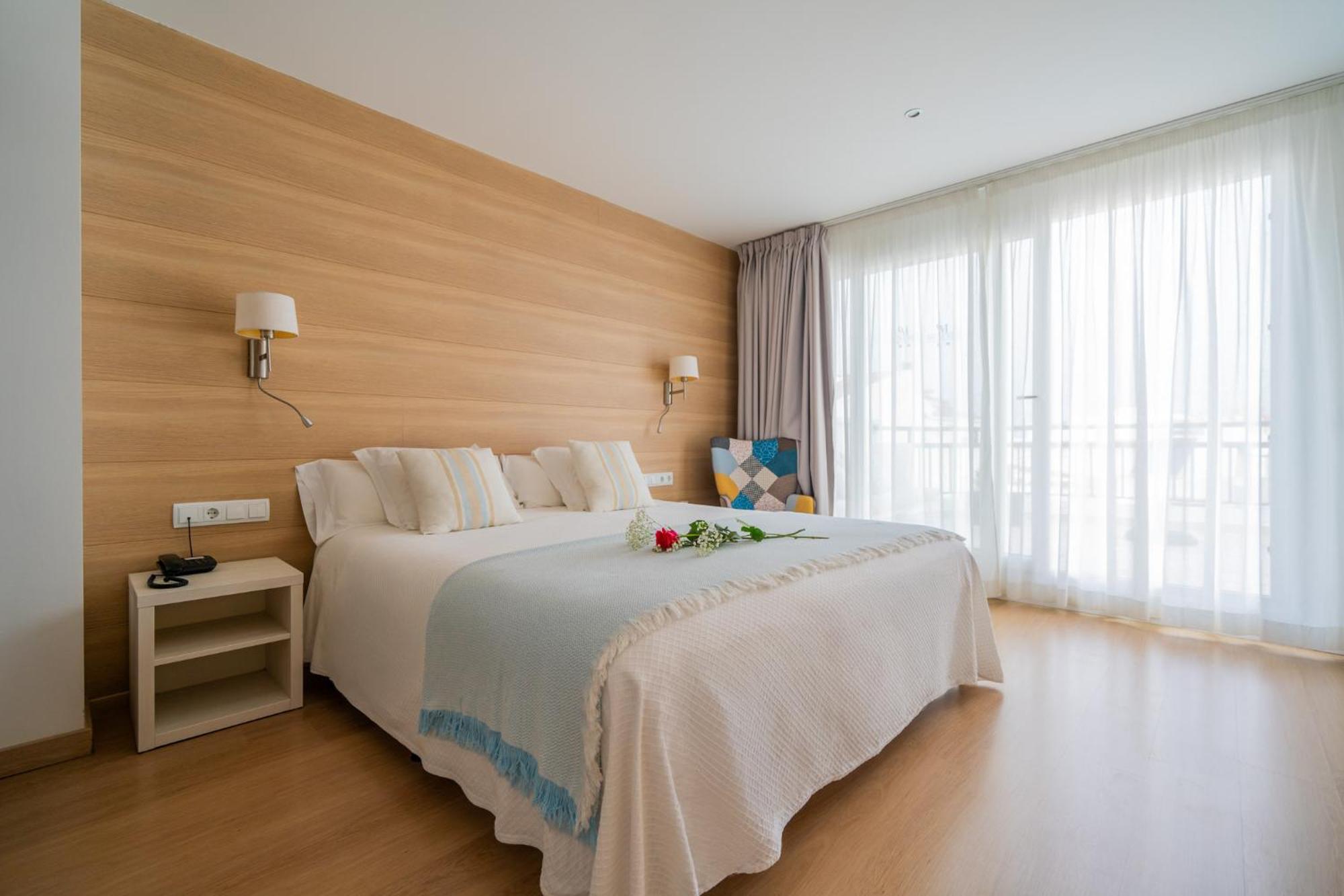 Hostal Menurka Ciutadella  Buitenkant foto