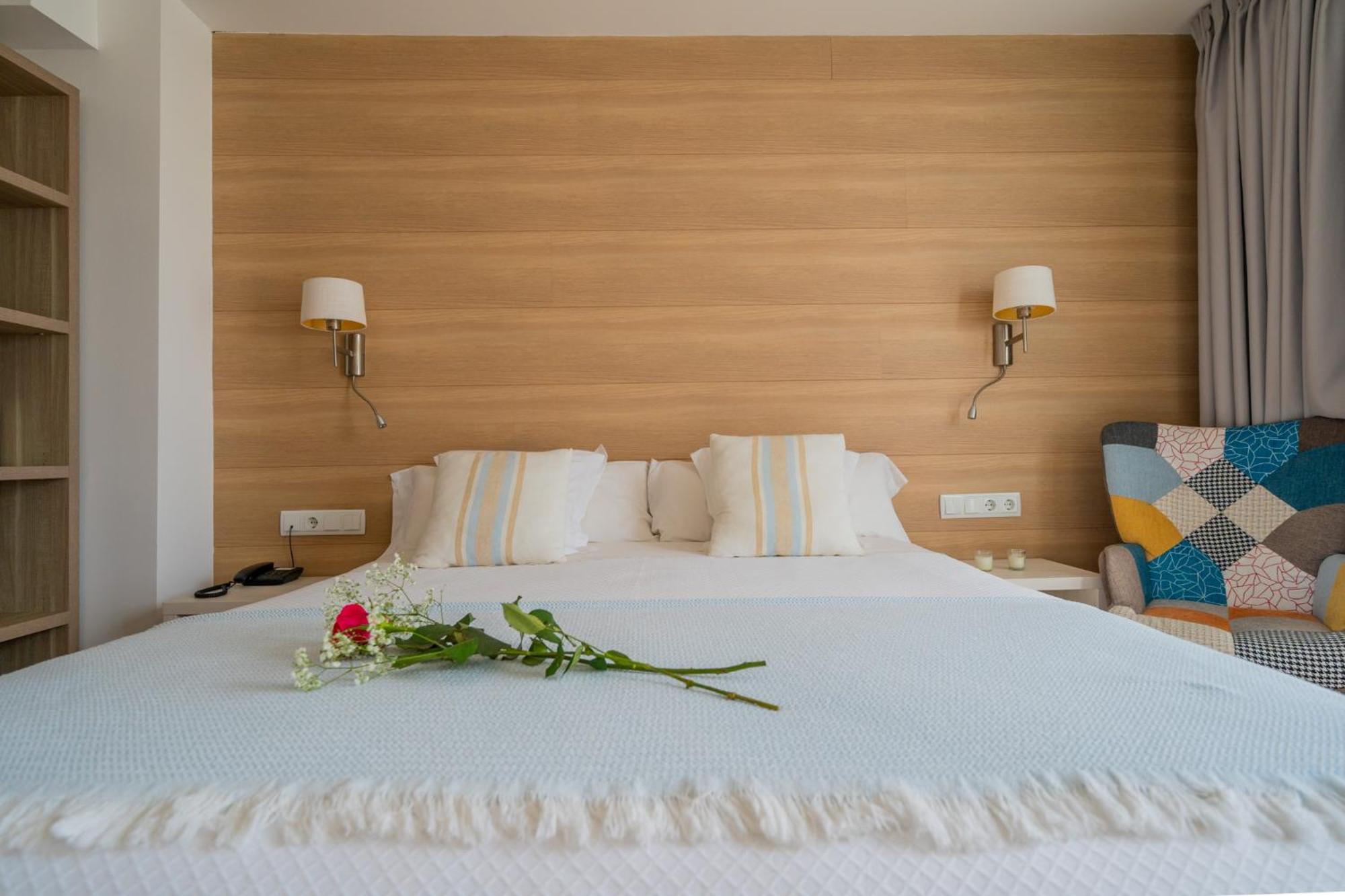 Hostal Menurka Ciutadella  Buitenkant foto