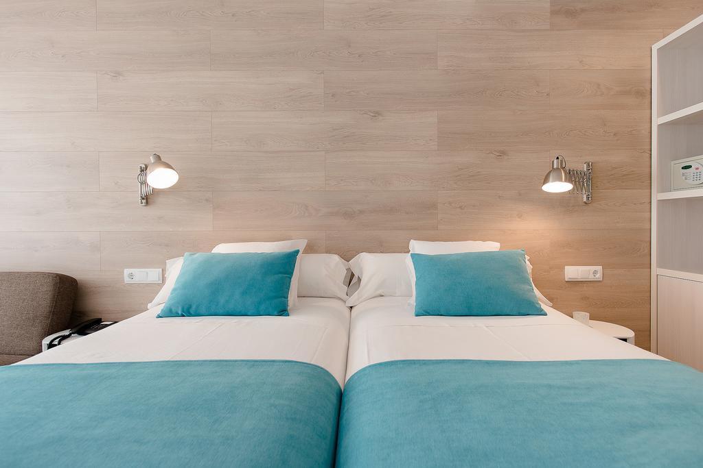 Hostal Menurka Ciutadella  Buitenkant foto